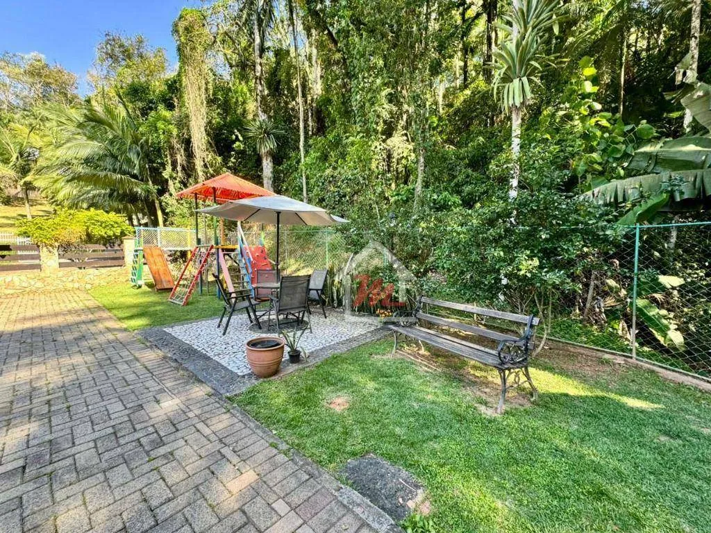 Casa · à venda · 4 quartos · 225m² · Velha Central, Blumenau
