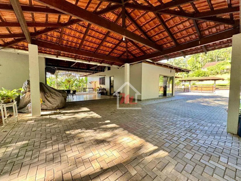 Casa · à venda · 4 quartos · 225m² · Velha Central, Blumenau
