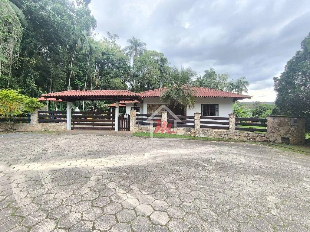 Casa · à venda · 4 quartos · 225m² · Velha Central, Blumenau