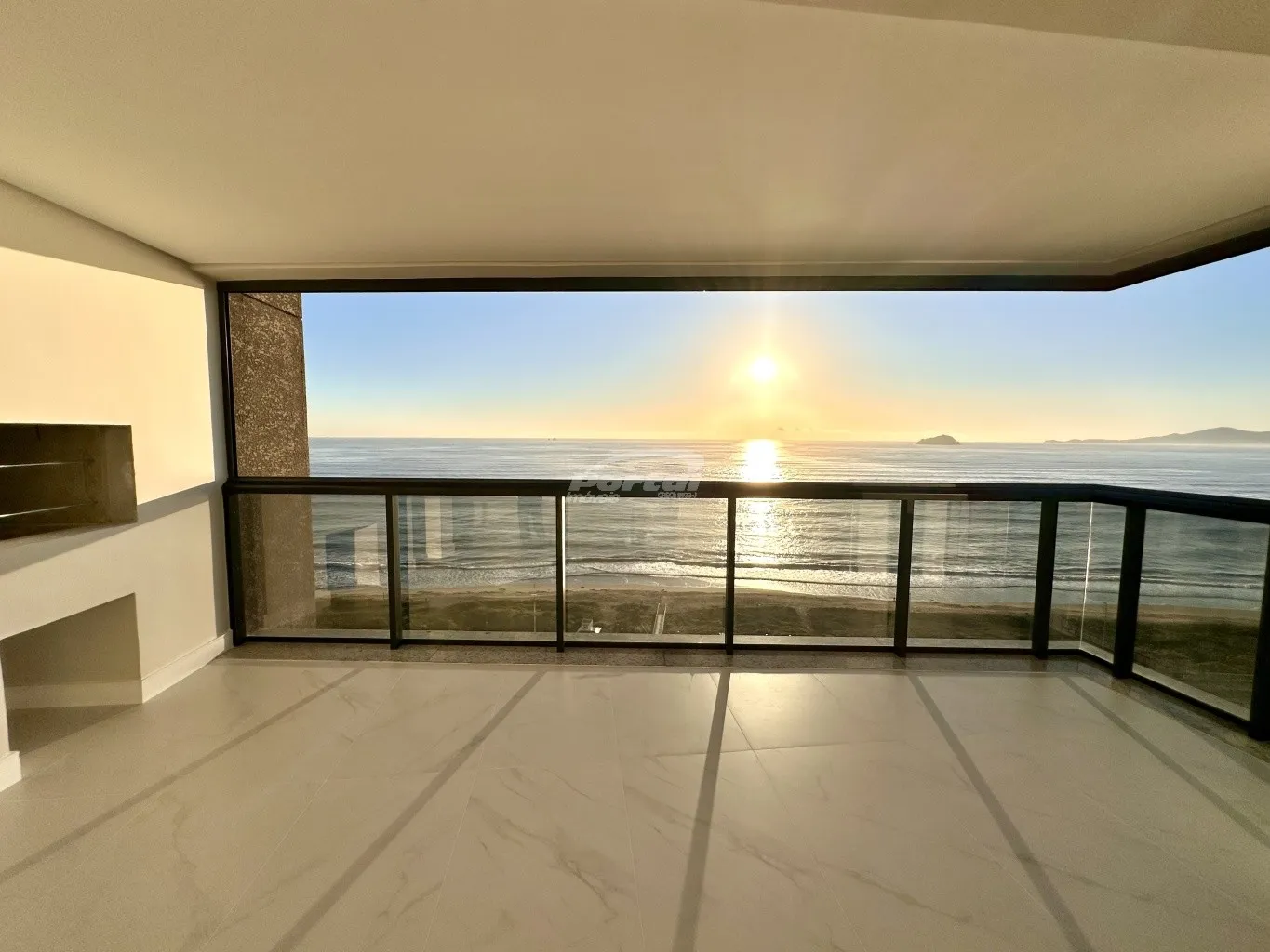 Espetacular apartamento com vista de frente para o mar para venda! — foto 3