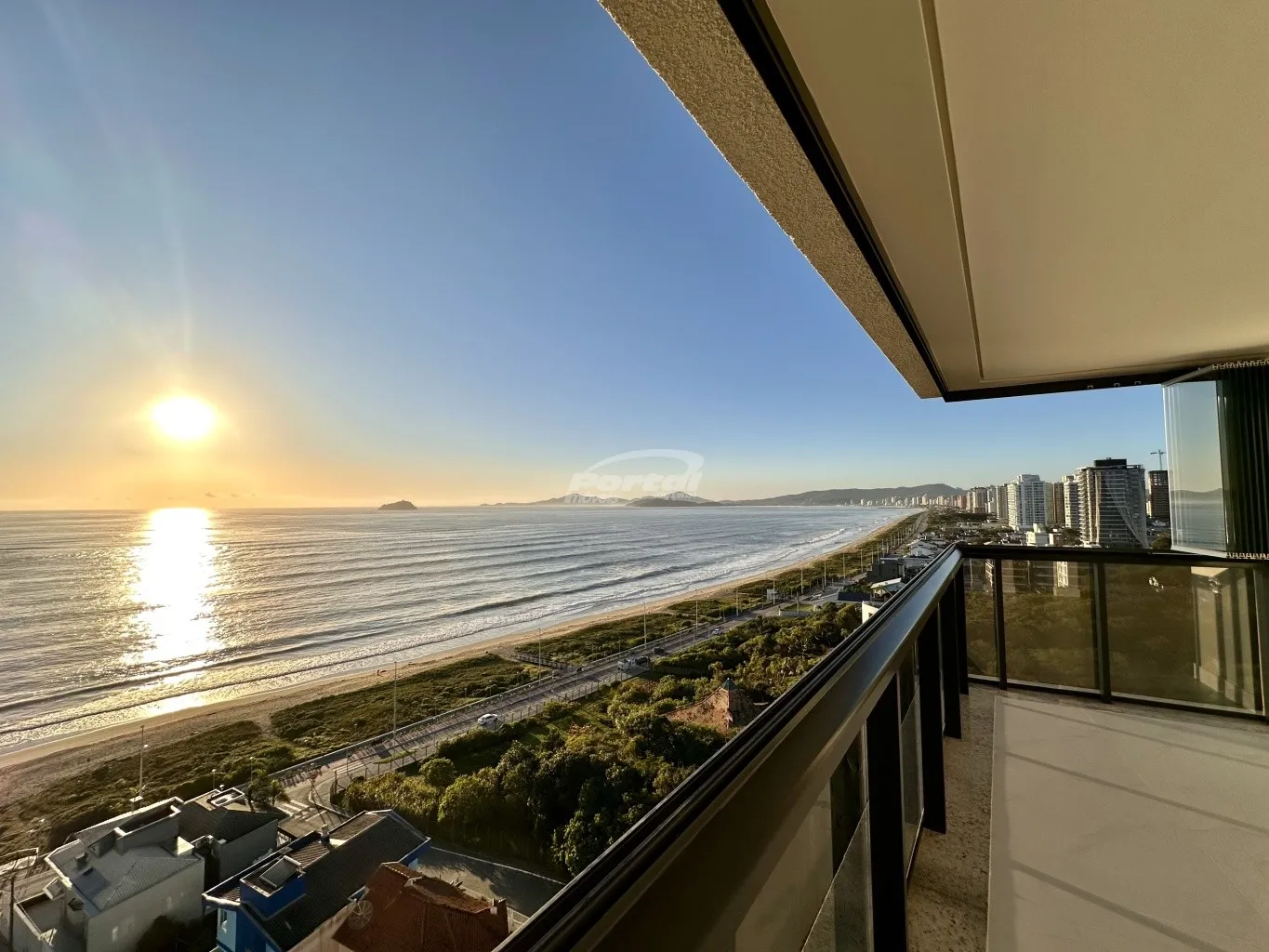 Espetacular apartamento com vista de frente para o mar para venda! — foto 4