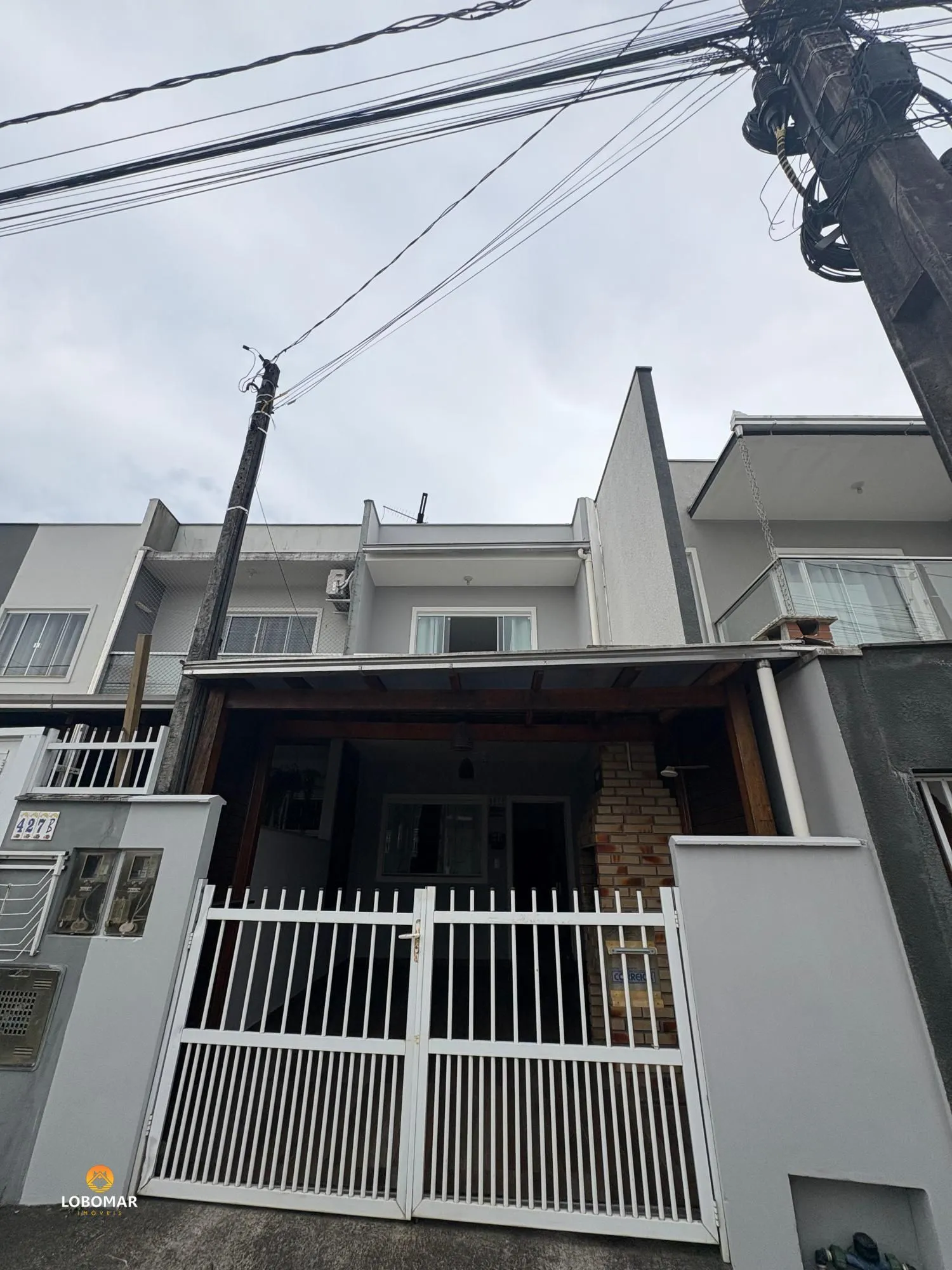 Sobrado mobiliado com 2 dormitórios amplos, Itacolomi - Balneário Piçarras! - foto 1