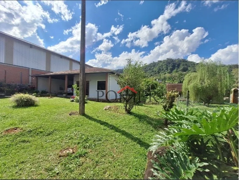 Casa bem localizada, e amplo terreno - Praticidade e muito espaço, próximo ao centro da cidade, 178,00m de área construída, em amplo terreno de 1.175,00m. — foto 5