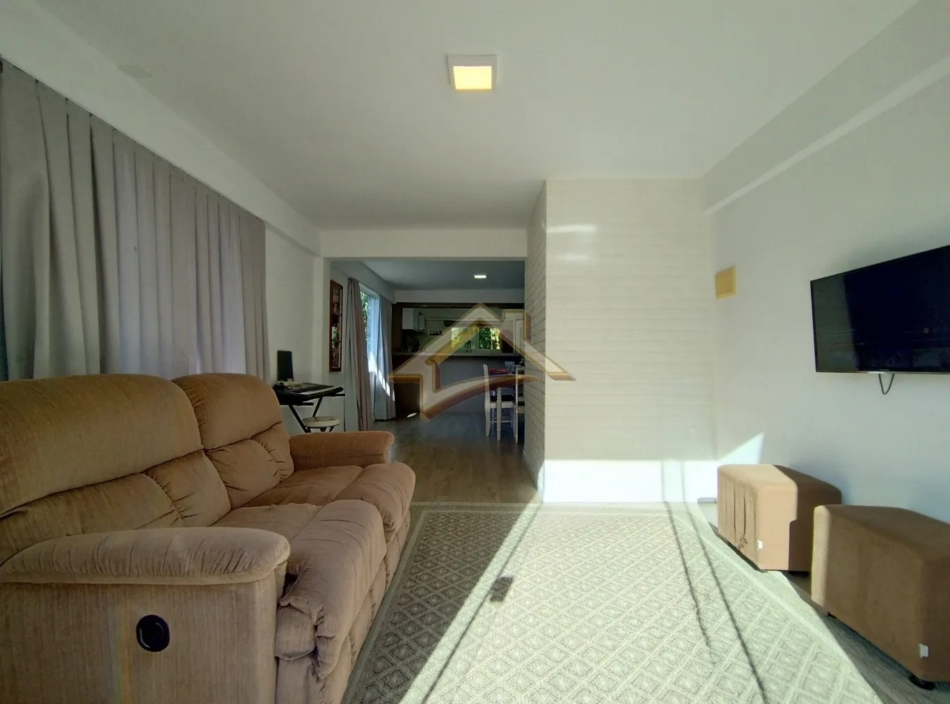 Casa com 3 dormitórios sendo 1 suíte com closet, à poucos metros da Vila Germânica! — foto 5