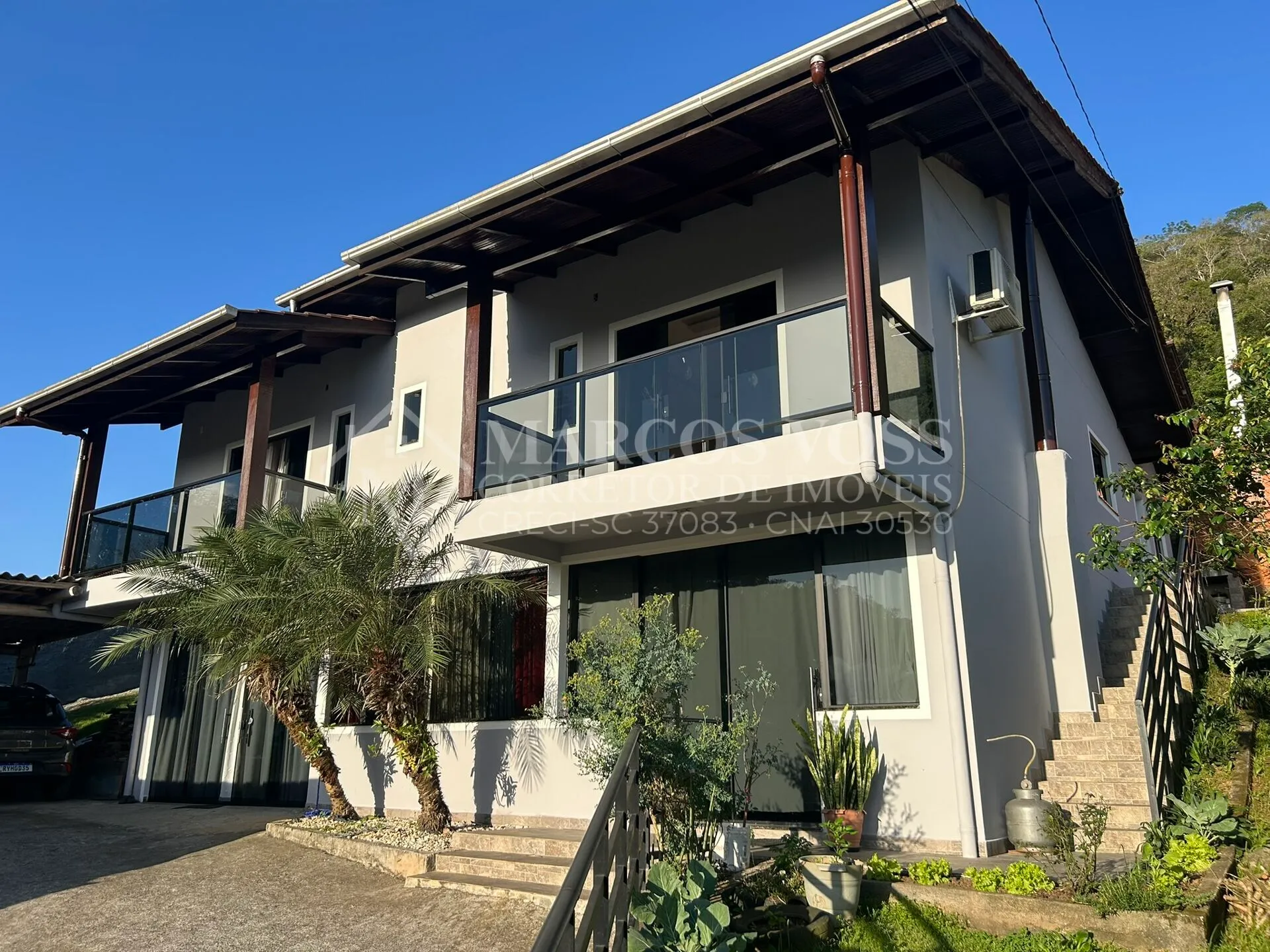 Casa à venda com 4 quartos e 1 suíte, 2 vagas, 250m² no Badenfurt, Blumenau - foto 1