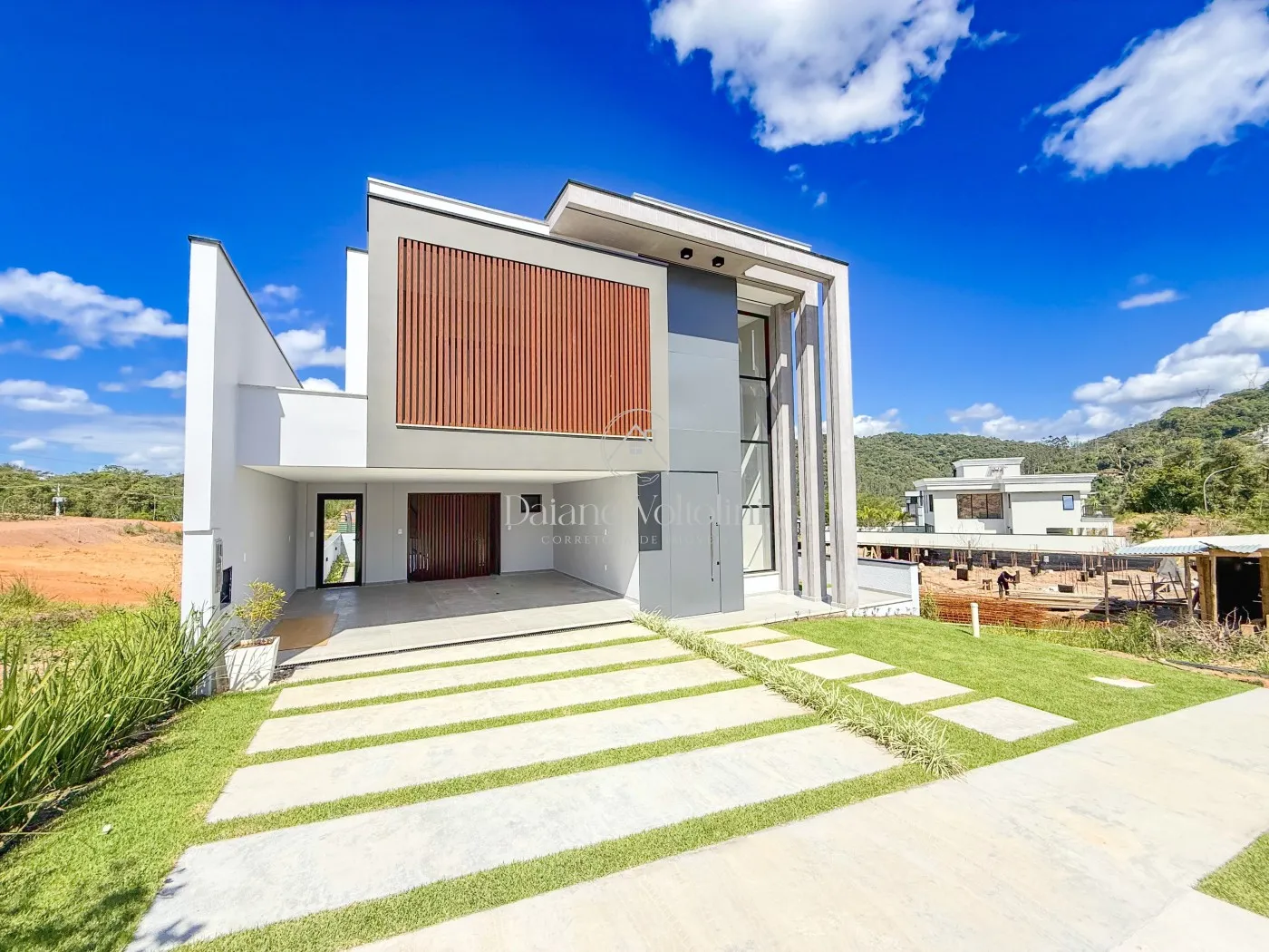 Casa para Venda em Blumenau, Ponta Aguda, 4 dormitórios, 4 suítes, 6 banheiros, 2 vagas - foto 1