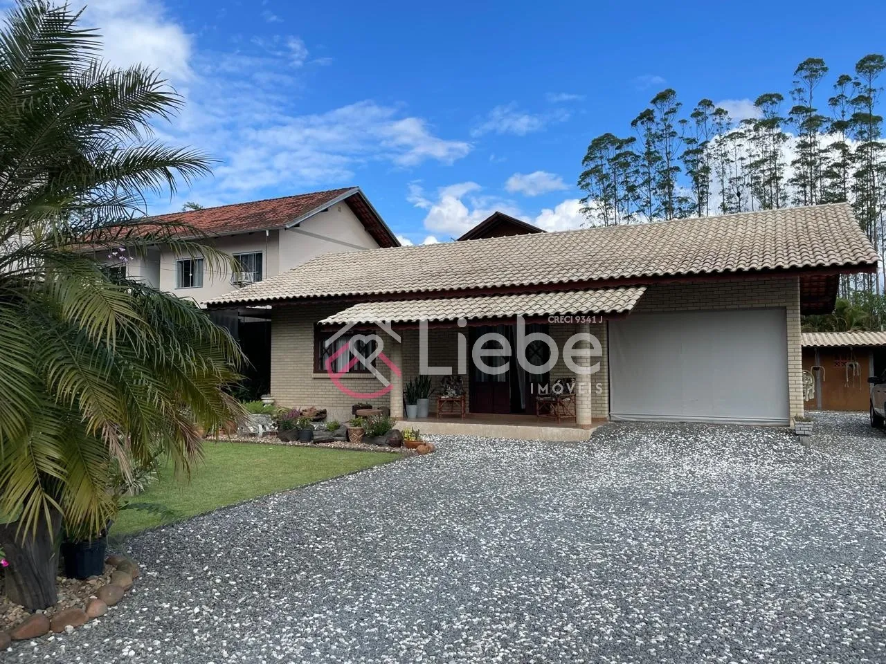 Linda casa Semi Mobiliada em Testo Central na cidade de Pomerode com aproximadamente 145m de área construída num terreno de 590,00m. — foto 4
