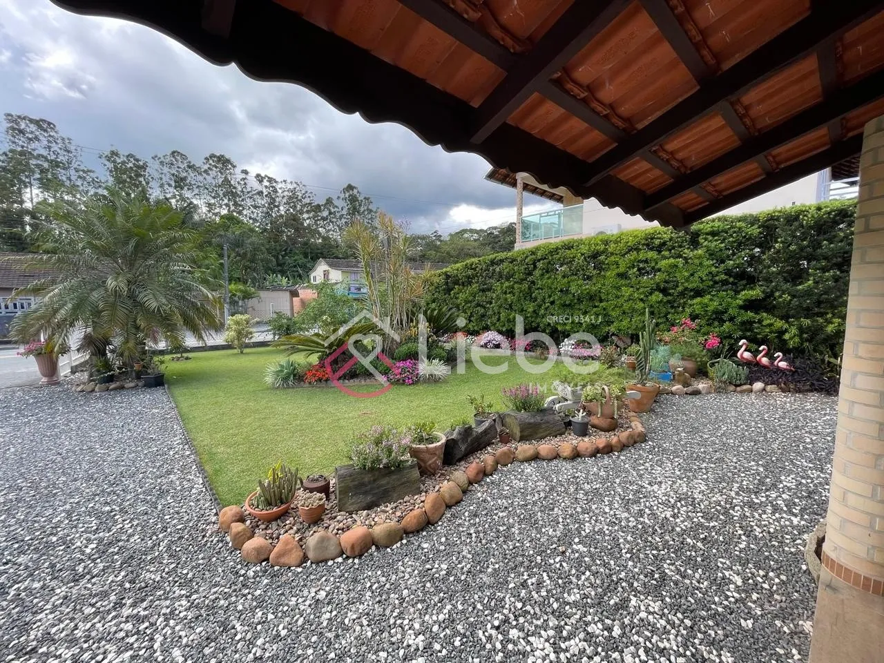 Linda casa Semi Mobiliada em Testo Central na cidade de Pomerode com aproximadamente 145m de área construída num terreno de 590,00m. — foto 5