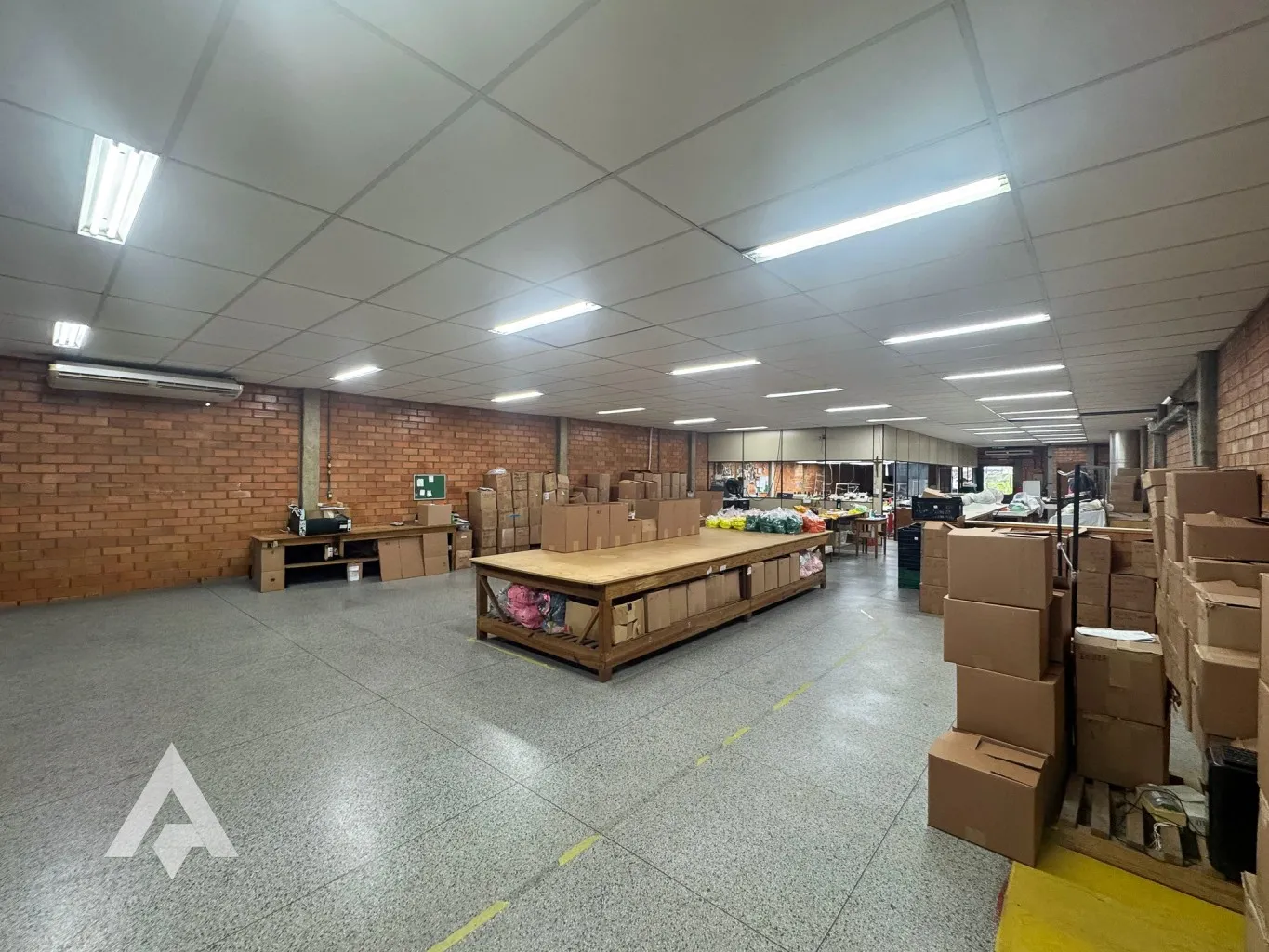 Galpão 375 m para locação por R$12.000,00 - Bairro Água Verde - Blumenau/SC - foto 1