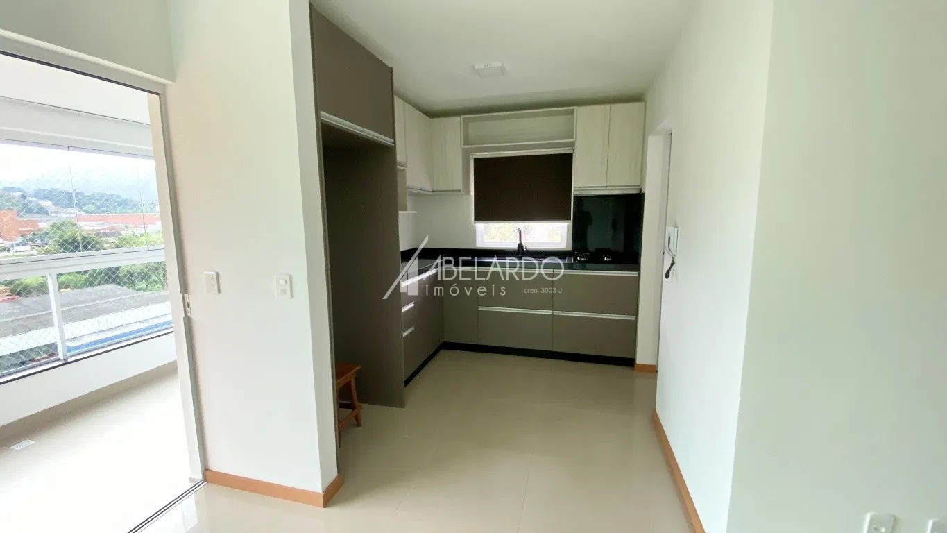 APARTAMENTO SEMIMOBILIADO COM TRÊS DORMITÓRIOS PRONTO PARA MORAR - BAIRRO ITOUPAVA CENTRAL — foto 5