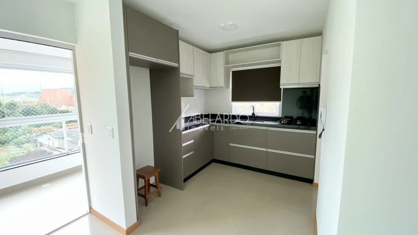 APARTAMENTO SEMIMOBILIADO COM TRÊS DORMITÓRIOS PRONTO PARA MORAR - BAIRRO ITOUPAVA CENTRAL — foto 6