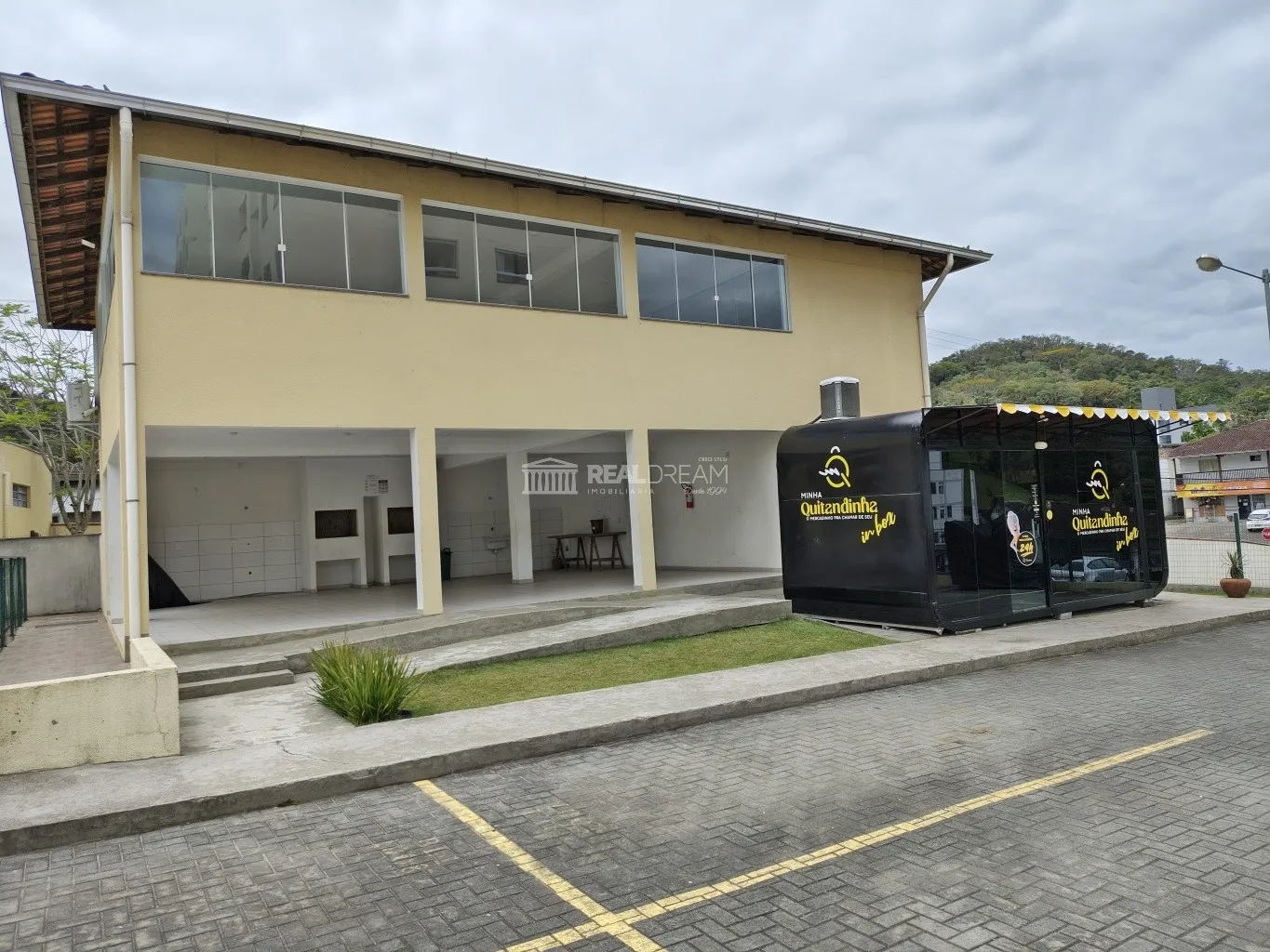 Apartamento de 2 dormitórios e 1 garagem/estacionamento — foto 3