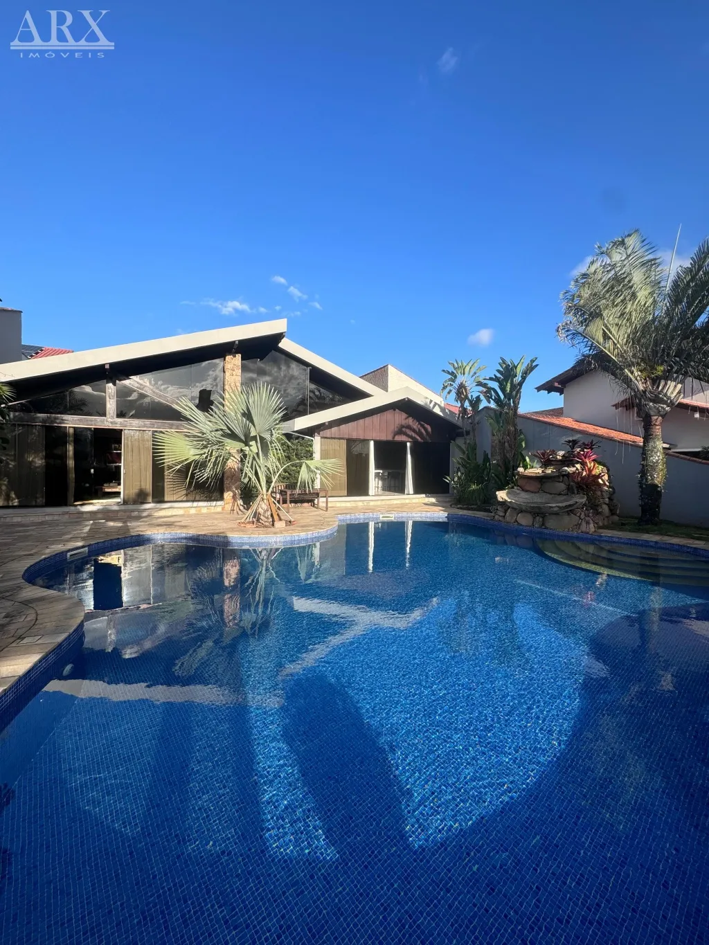 Lindíssima casa com piscina na Itoupava Norte. - foto 1