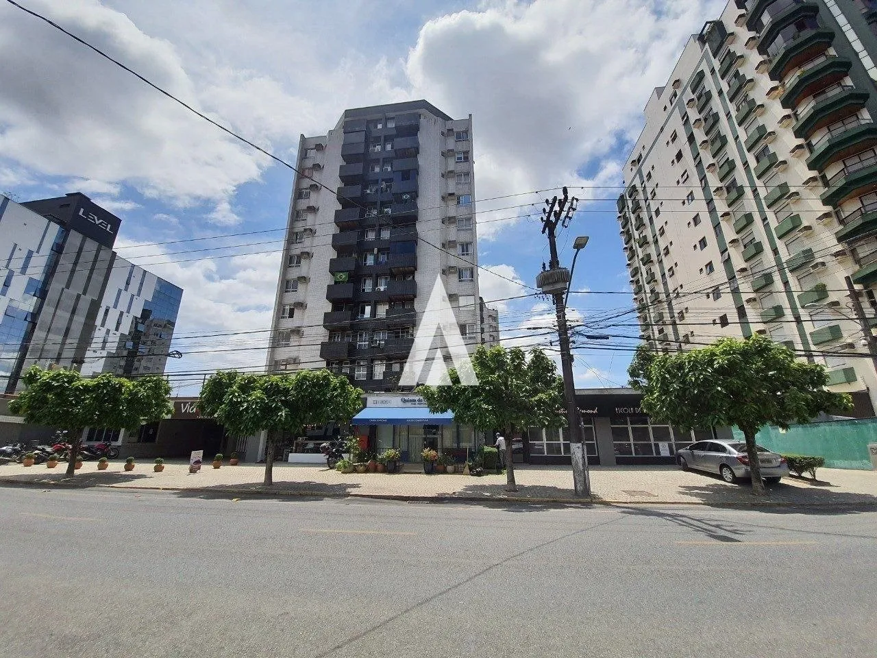 Apartamento com 1 suíte e 2 quartos à venda no bairro América em Joinville-SC por R$570.000,00. - foto 1