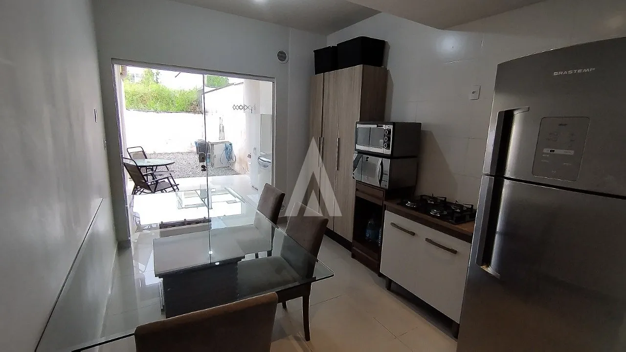 Ótimo sobrado geminado com 2 quartos à venda no bairro Santa Catarina em Joinville-SC por R$ 350.000,00. — foto 4