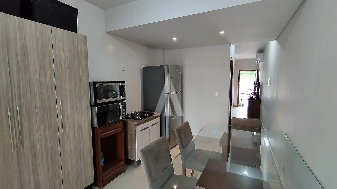 Ótimo sobrado geminado com 2 quartos à venda no bairro Santa Catarina em Joinville-SC por R$ 350.000,00. — foto 6