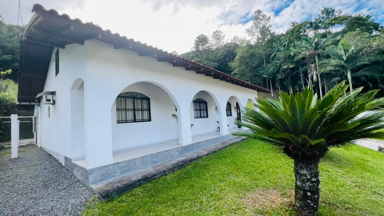 Casa 03 dormitórios com 228,85m2, terreno amplo - 5 minutos do centro, no bairro Gasparinho - Gaspar — foto 3