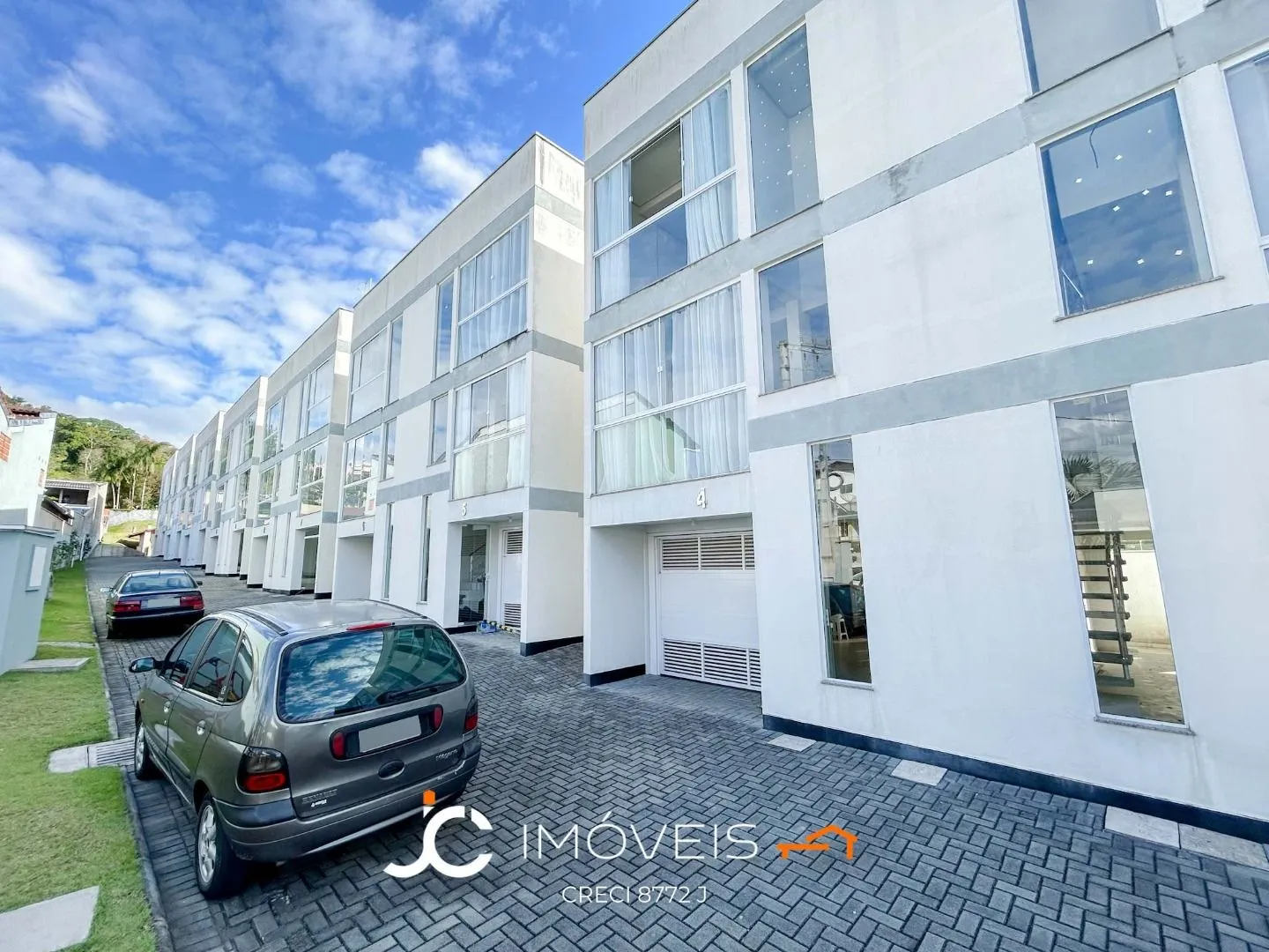 Sobrado com 2 suítes à venda, 144 m por R$ 465.000 - Água Verde - Blumenau/SC - foto 1