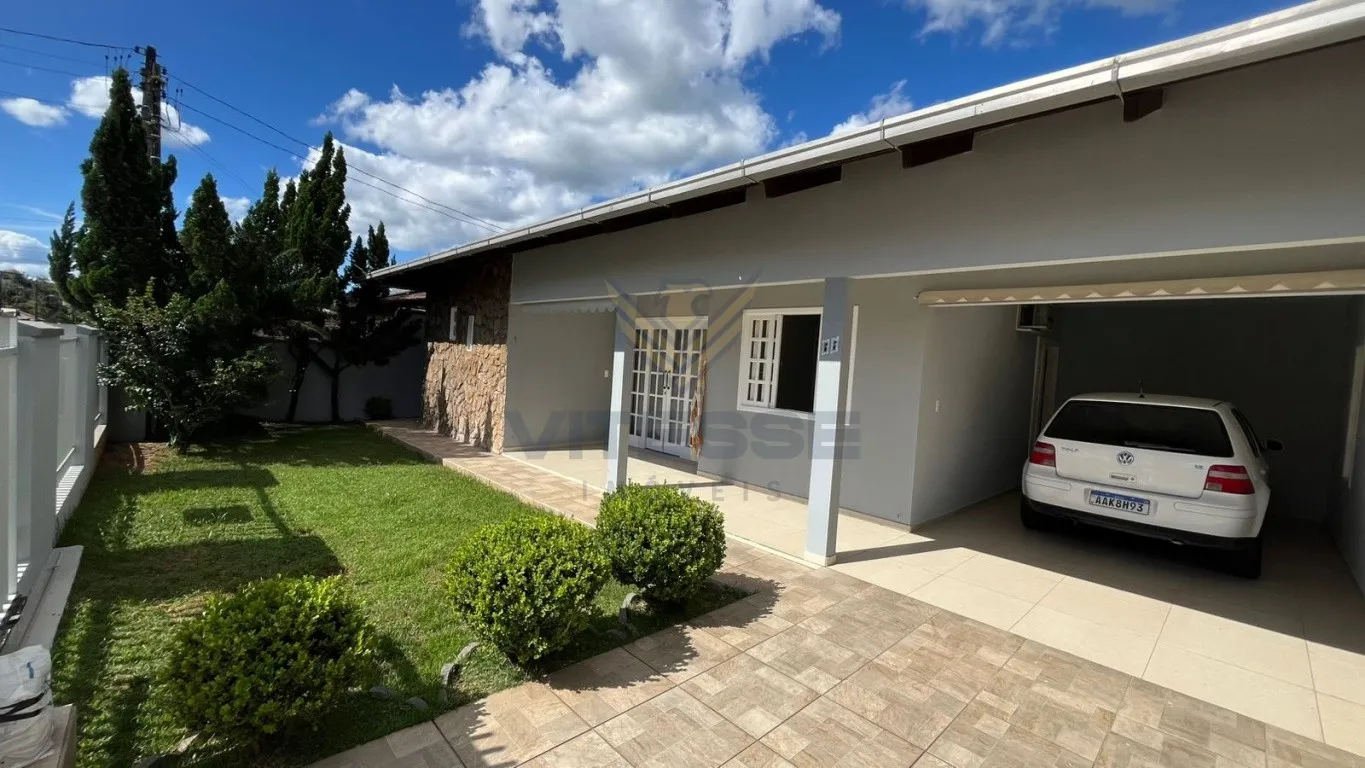 Casa com três quartos e piscina. — foto 3
