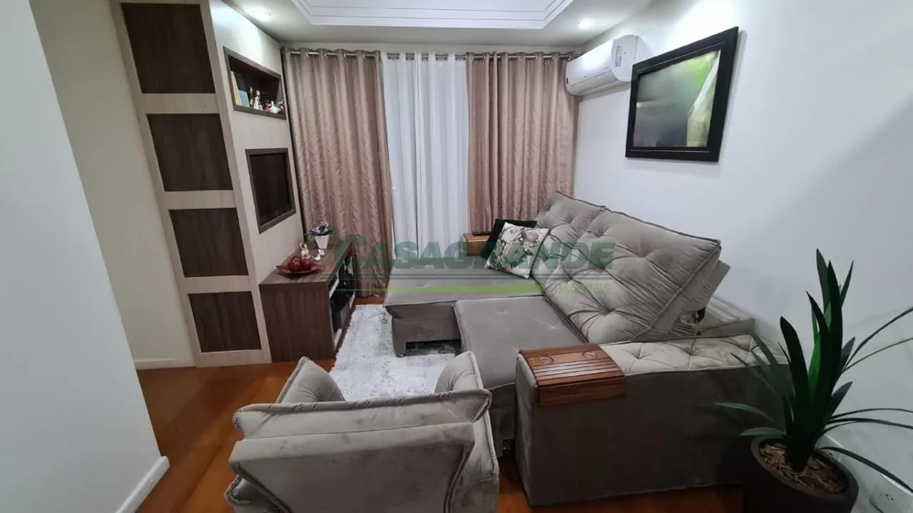 Apartamento mobiliado em excelente localização no início do bairro Garcia a poucos minutos do centro, 2 dormitórios, sacada com churrasqueira, sala de estar e jantar, cozinha com móveis sob medida, área de serviço, banheiro social, 1 vaga de garagem coberta. — foto 4
