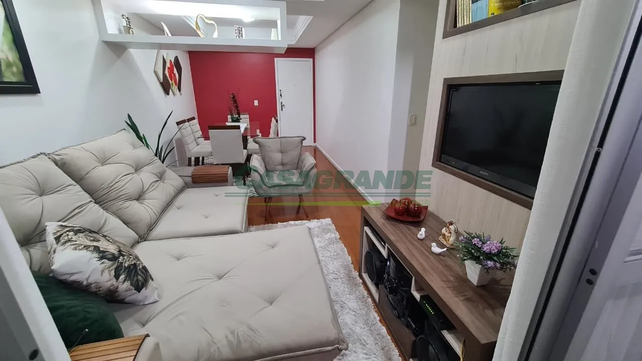 Apartamento mobiliado em excelente localização no início do bairro Garcia a poucos minutos do centro, 2 dormitórios, sacada com churrasqueira, sala de estar e jantar, cozinha com móveis sob medida, área de serviço, banheiro social, 1 vaga de garagem coberta. — foto 7