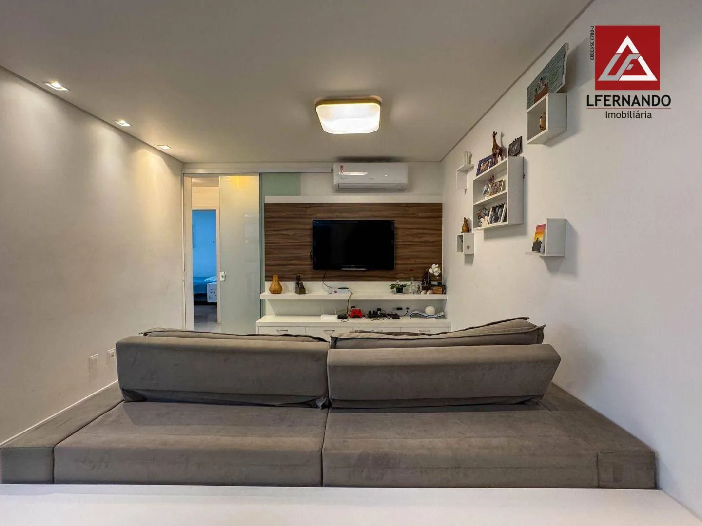 Apartamento com 3 dormitórios, sendo 1 suíte à venda, 86 m por R$ 799.000 - Água Verde - Blumenau/SC — foto 2