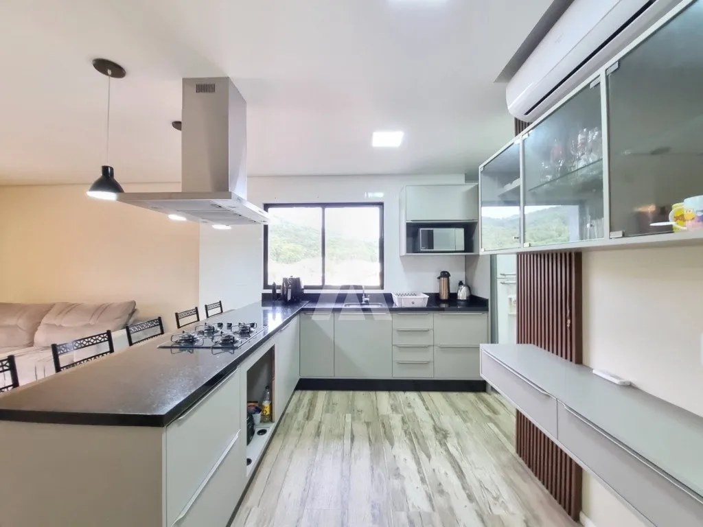 Cobertura com 2 suítes à venda no bairro Bom Retiro em Joinville-SC por R$535.000,00. — foto 4