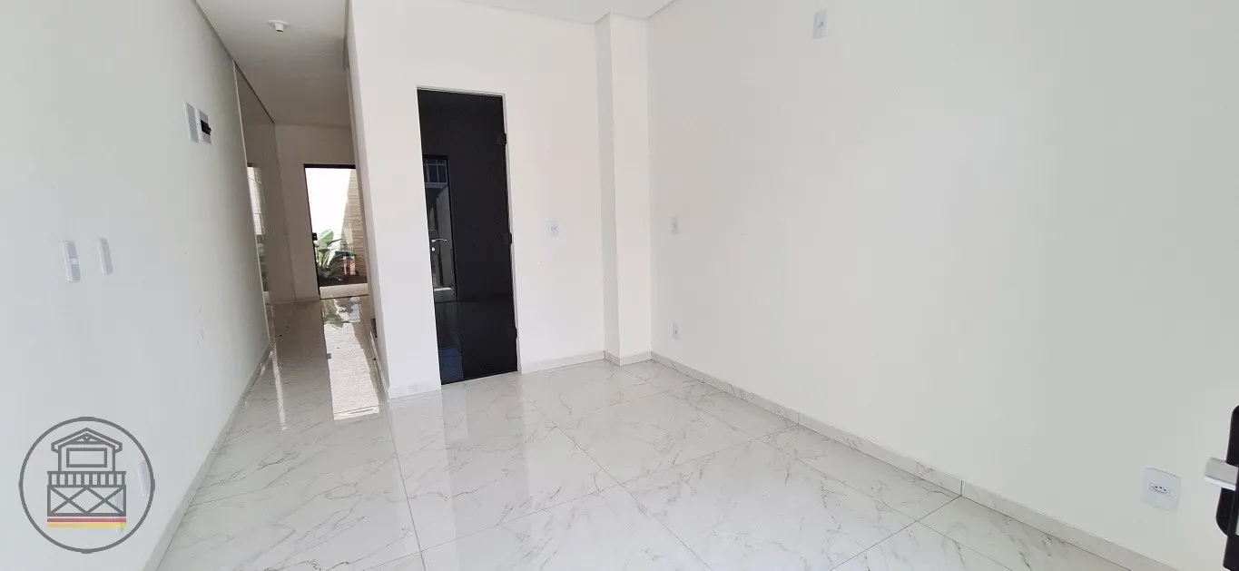 Sobrado com 2 suítes, bairro Água Verde!!! — foto 4
