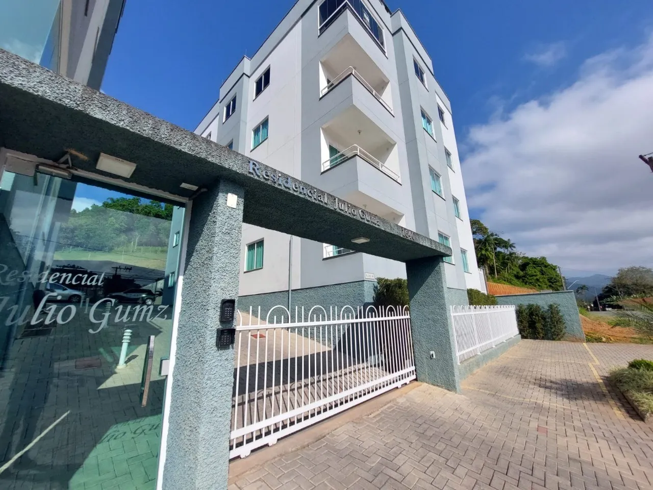 Viva com estilo em Timbó! Apartamento amplo com escritório e duas sacadas. — foto 3