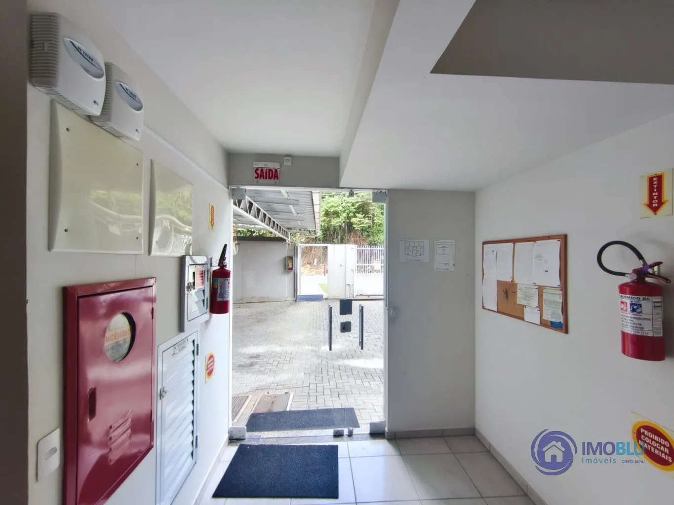 Apartamento de 2 dormitórios ,excelente ,no 4 andar, á venda , completamente mobiliado no Bairro Fortaleza . Só trazer sua mala! — foto 6