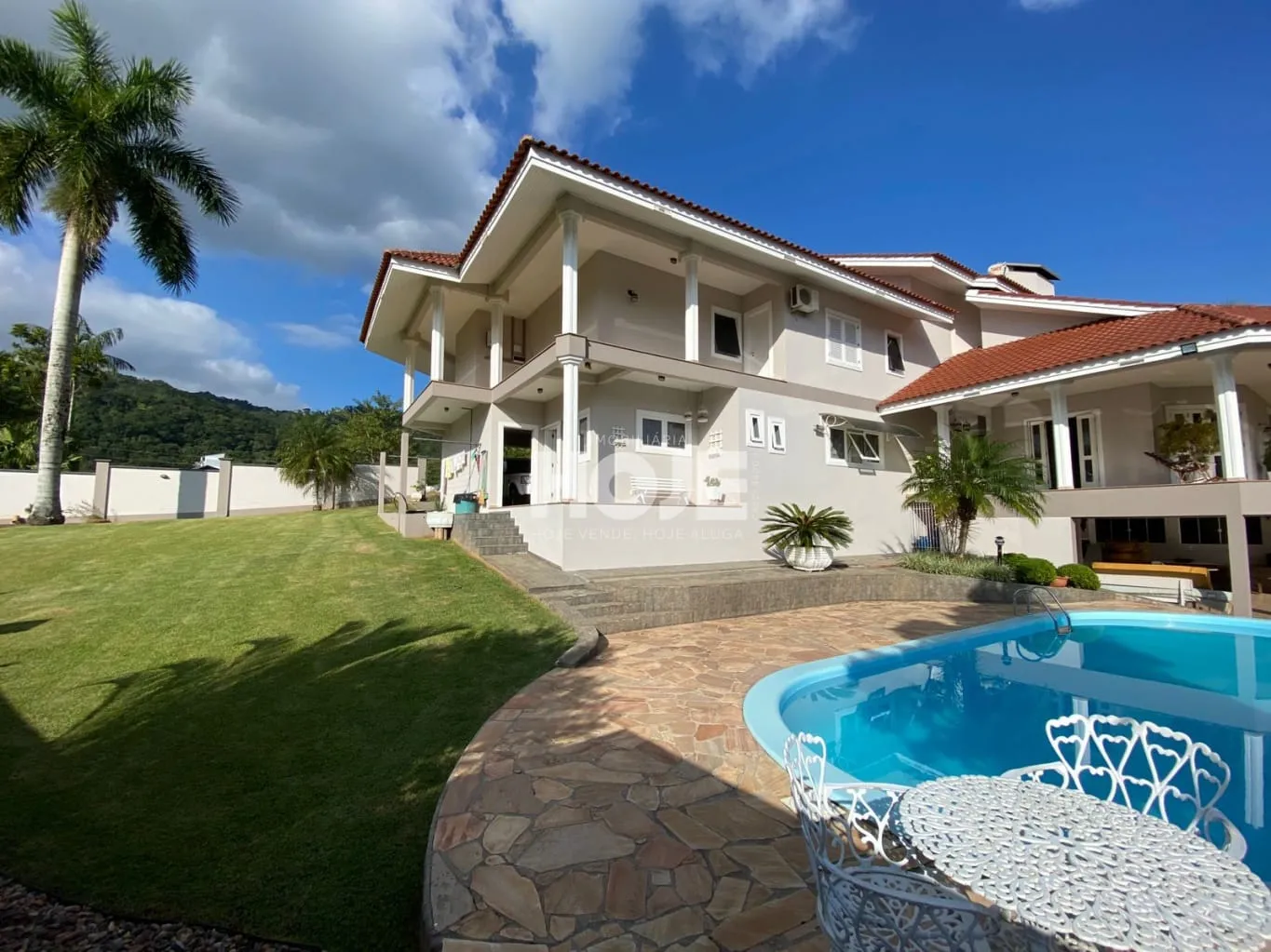 CASA MARAVILHOSA EM RODEIO — foto 2