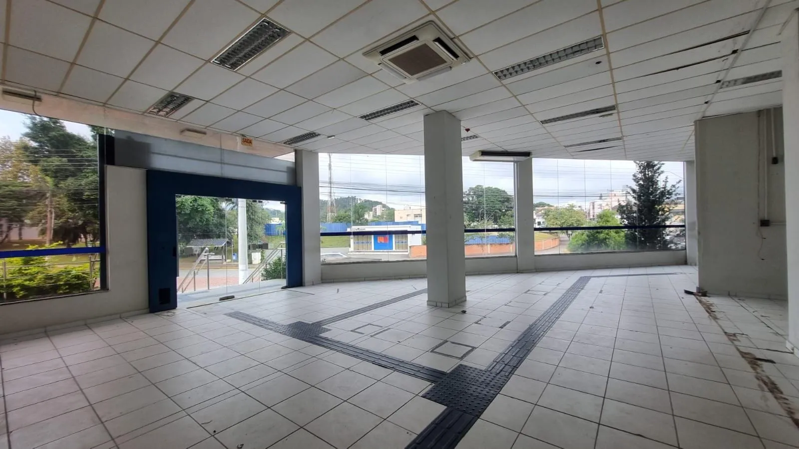 Sua empresa muito bem localizada! Ampla sala para locação, Centro, Indaial, SC — foto 4