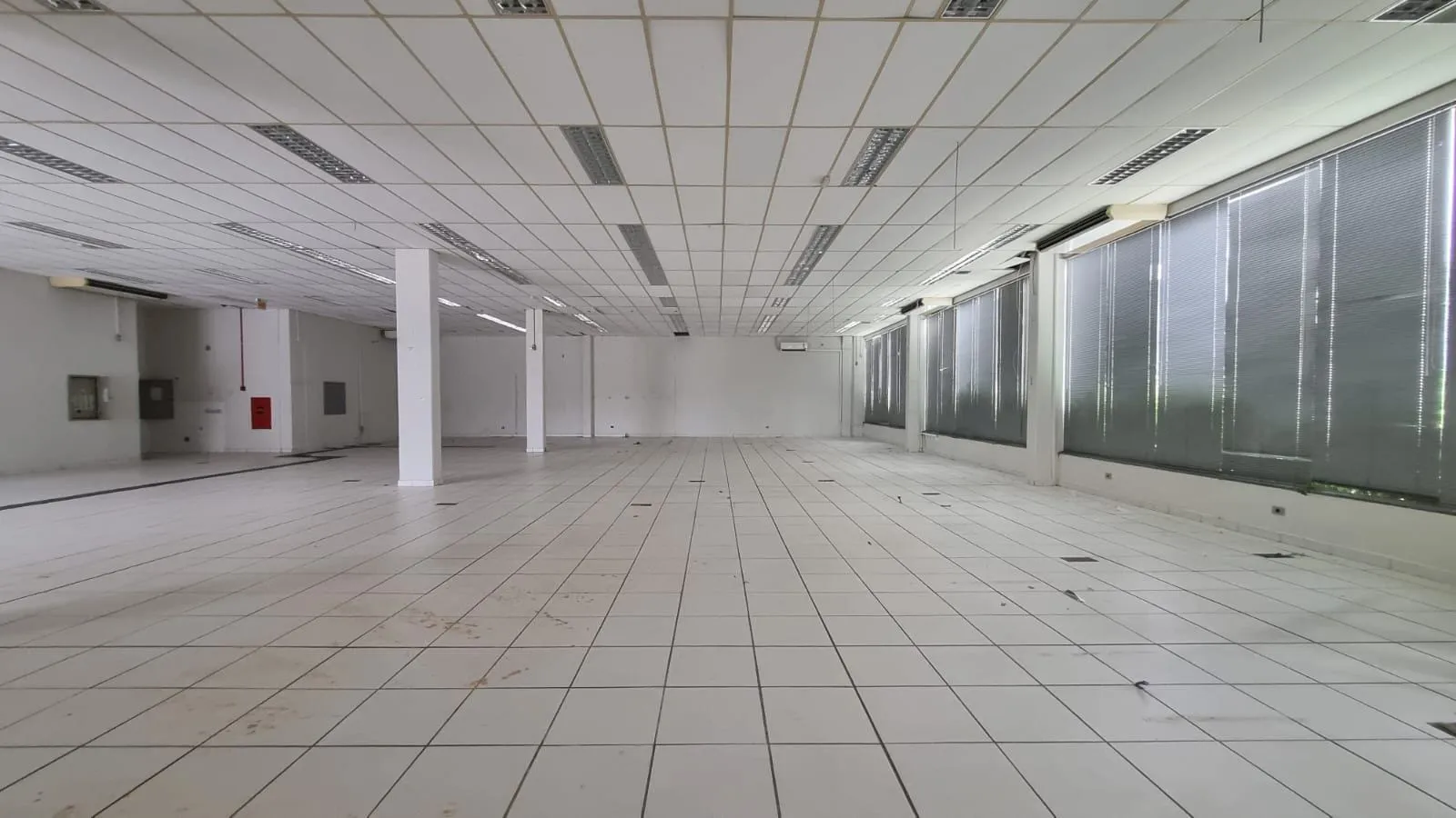 Sua empresa muito bem localizada! Ampla sala para locação, Centro, Indaial, SC — foto 7