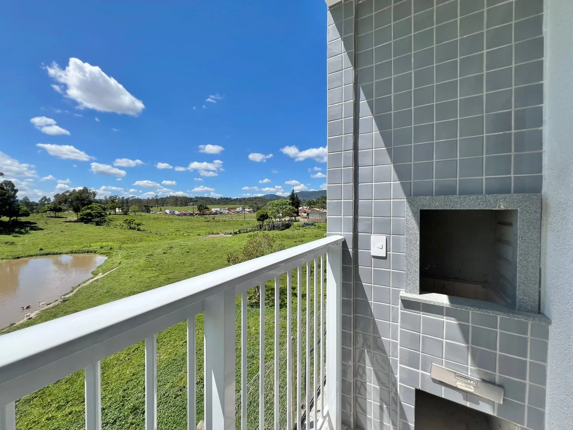 Apartamento à venda em condomínio completo com piscina! - foto 1