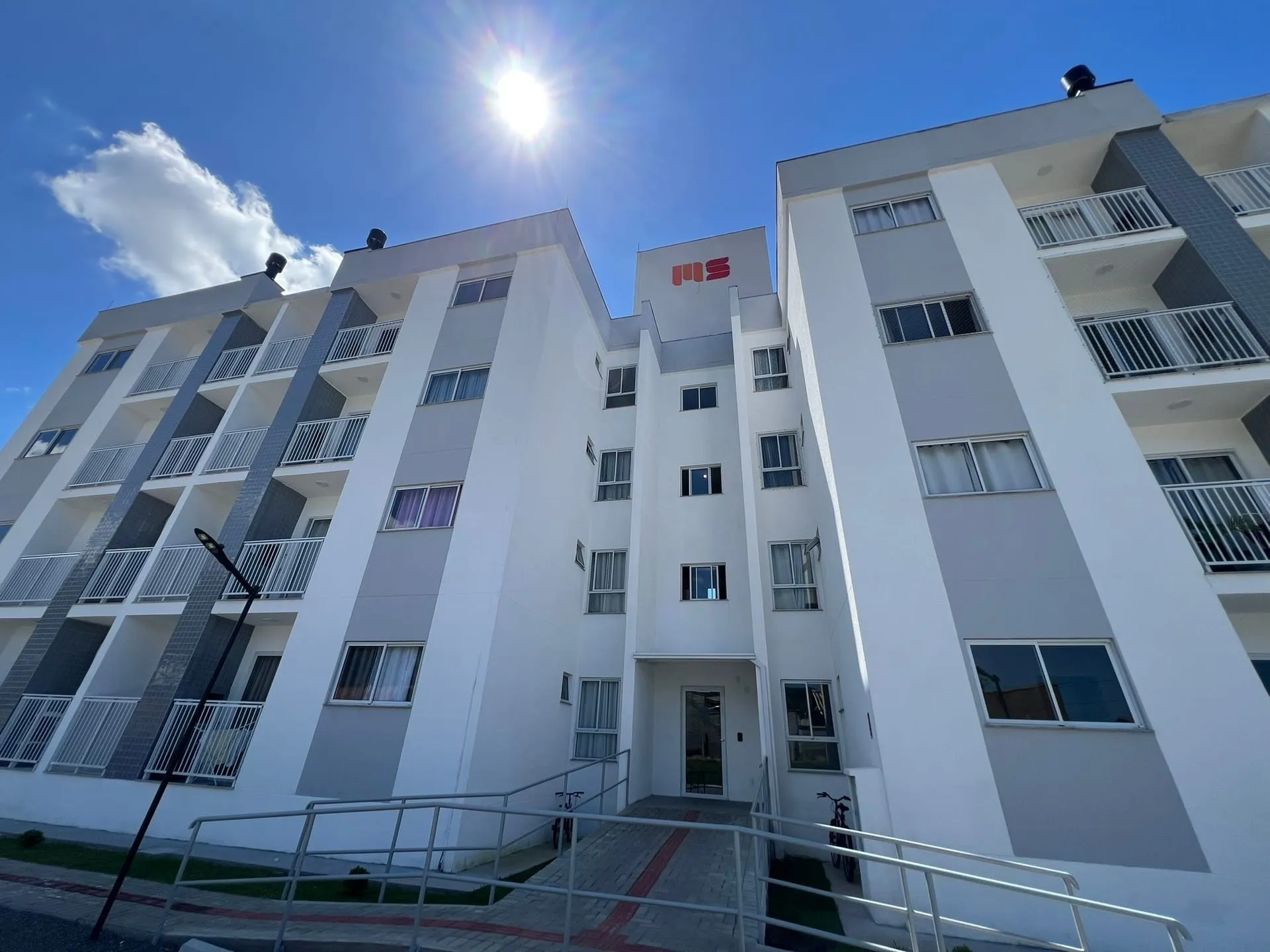 Apartamento à venda em condomínio completo com piscina! — foto 2