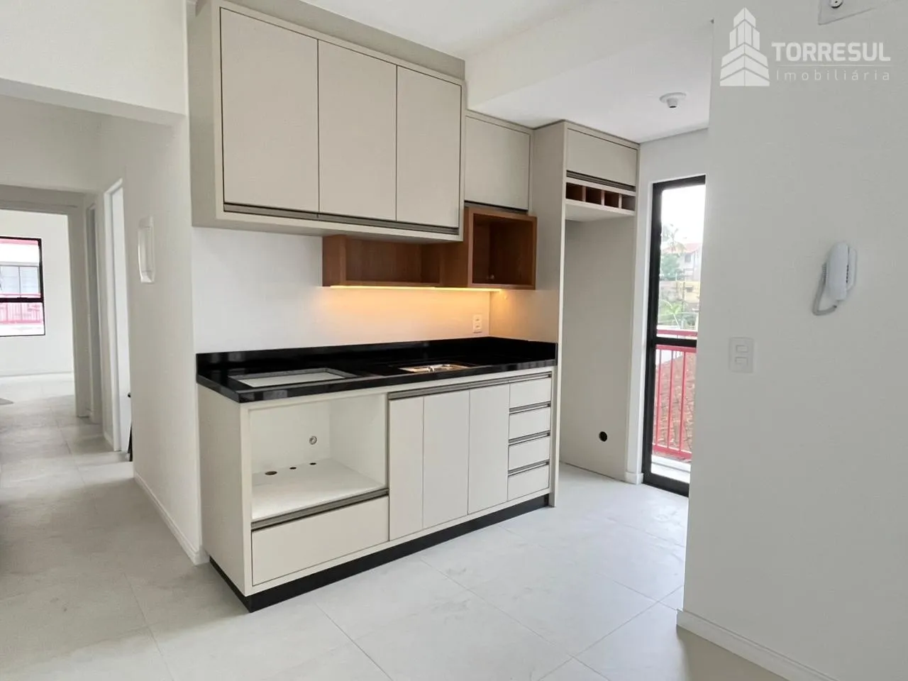 Apartamento de 70m com suíte em condomínio estilo home club , com piscina, brinquedoteca, academia, quiosque e área de festas com churrasqueira privativa. Localização excelente, perto de tudo: padaria, mercado, posto, academia, creches e escolas. — foto 3