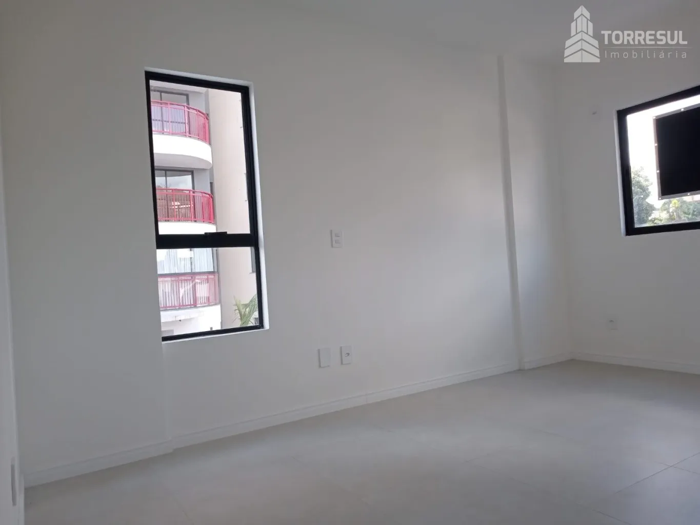 Apartamento de 70m com suíte em condomínio estilo home club , com piscina, brinquedoteca, academia, quiosque e área de festas com churrasqueira privativa. Localização excelente, perto de tudo: padaria, mercado, posto, academia, creches e escolas. — foto 7