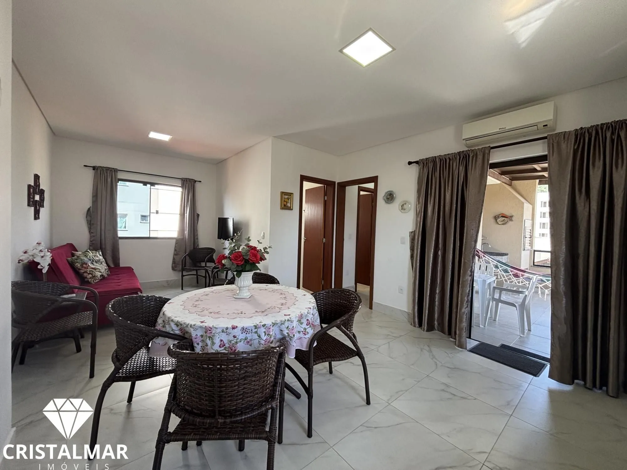 Lindo Residencial, 7 Apartamentos a 250 metros da Praia de Bombas SC — foto 3