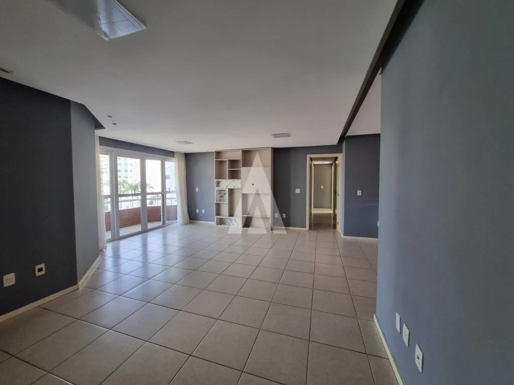 Apartamento com 1 suíte e 2 quartos à venda no bairro Atiradores em Joinville-SC de R$850.000,00 por R$790.000,00. — foto 2