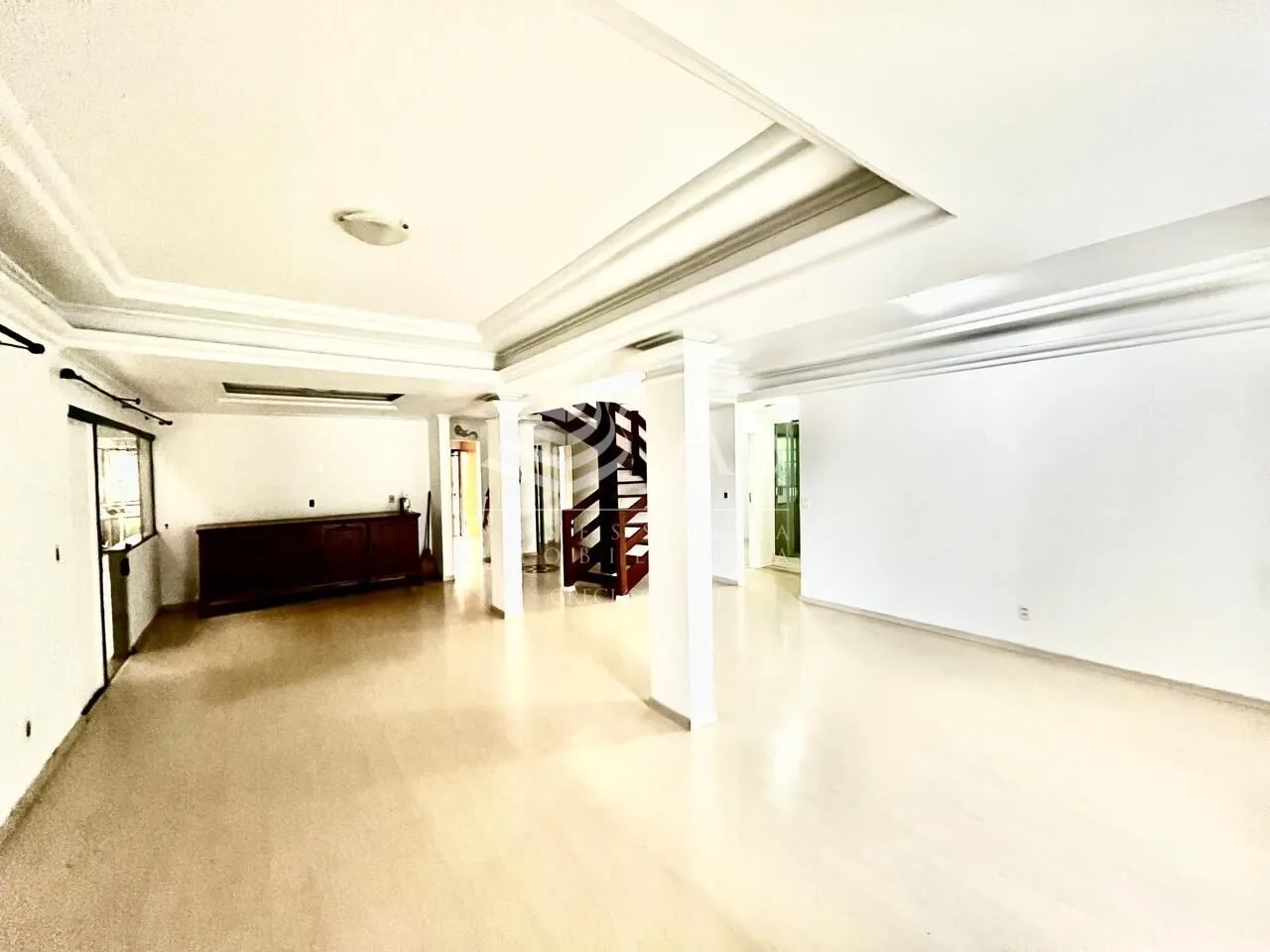 Casa Padrão 3 pisos, na Ponta Aguda. — foto 4