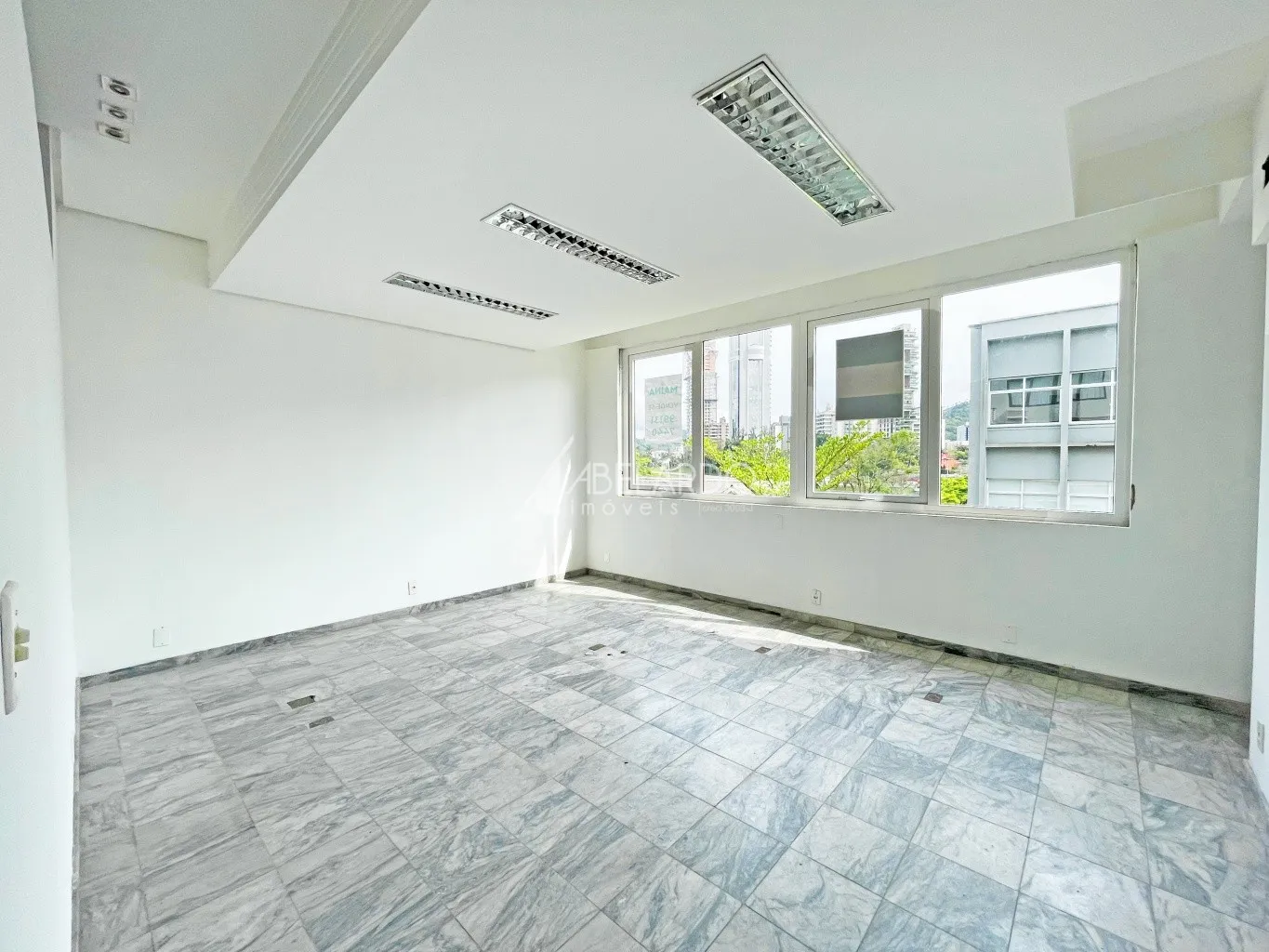 SALA COMERCIAL COM 126,74M DE ÁREA PRIVATIVA, NO CENTRO DE BLUMENAU. — foto 3