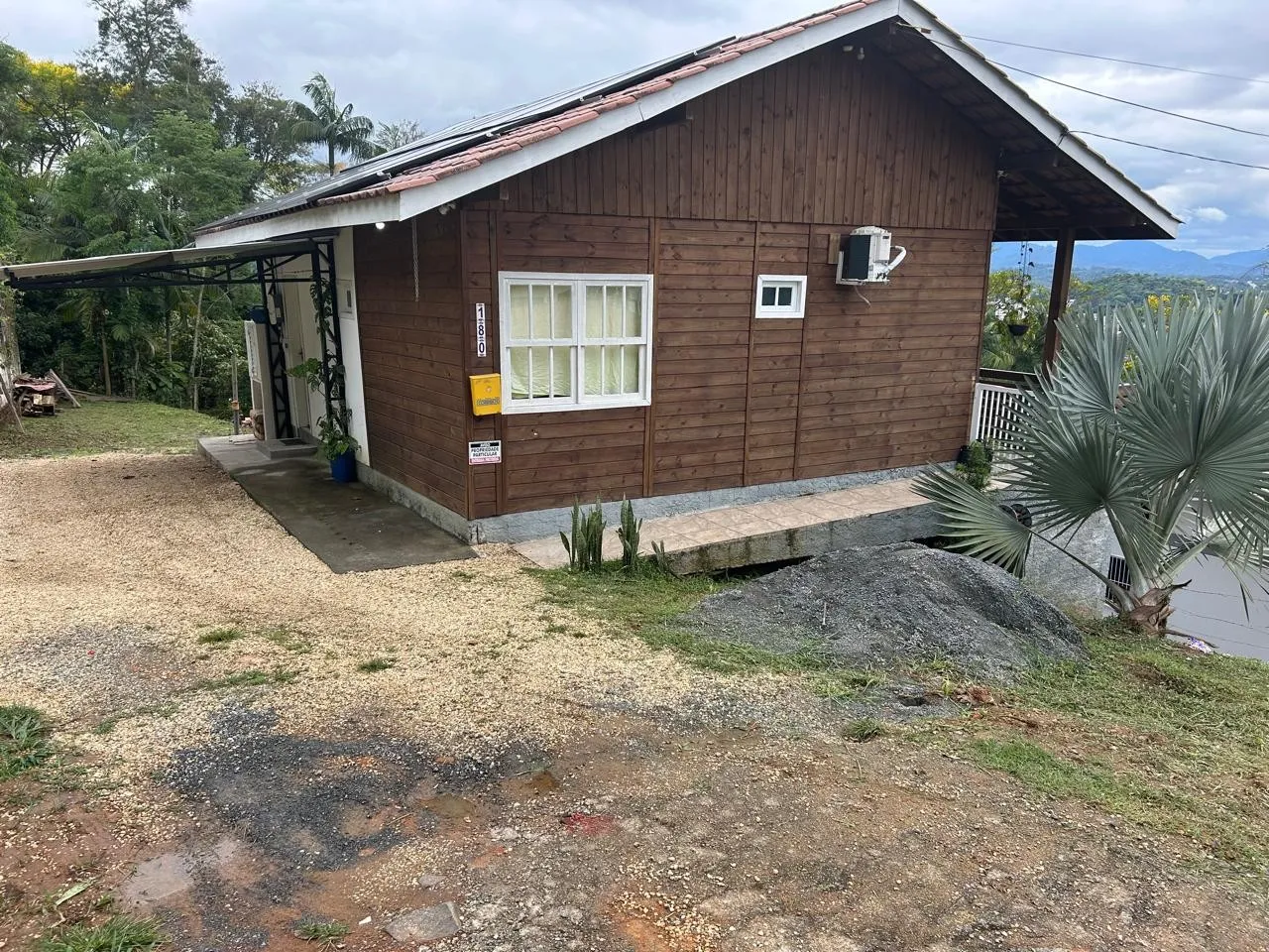 CASA DE MADEIRA ESTILO CASA DE CAMPO - BAIRRO ESCOLA AGRICOLA — foto 4