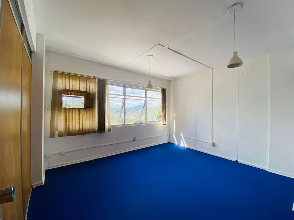 LOCAÇÃO SALA COMERCIAL NO CENTRO DE BLUMENAU — foto 4