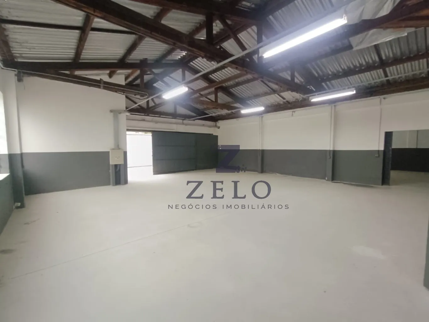 Excelente Galpão Comercial e/ou Industrial à 20m da Rua Bahia - Próximo a ABECelesc - foto 1