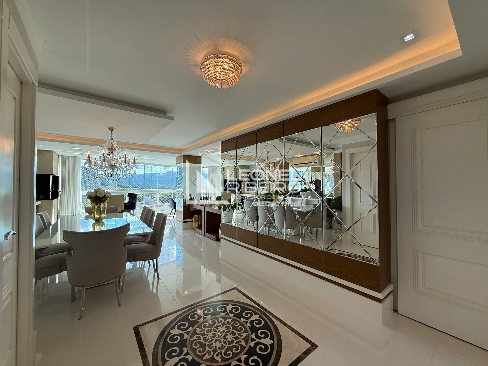 Apartamento com 3 dormitórios (suítes) à venda, 156 m no bairro Centro em Timbó/SC - foto 1