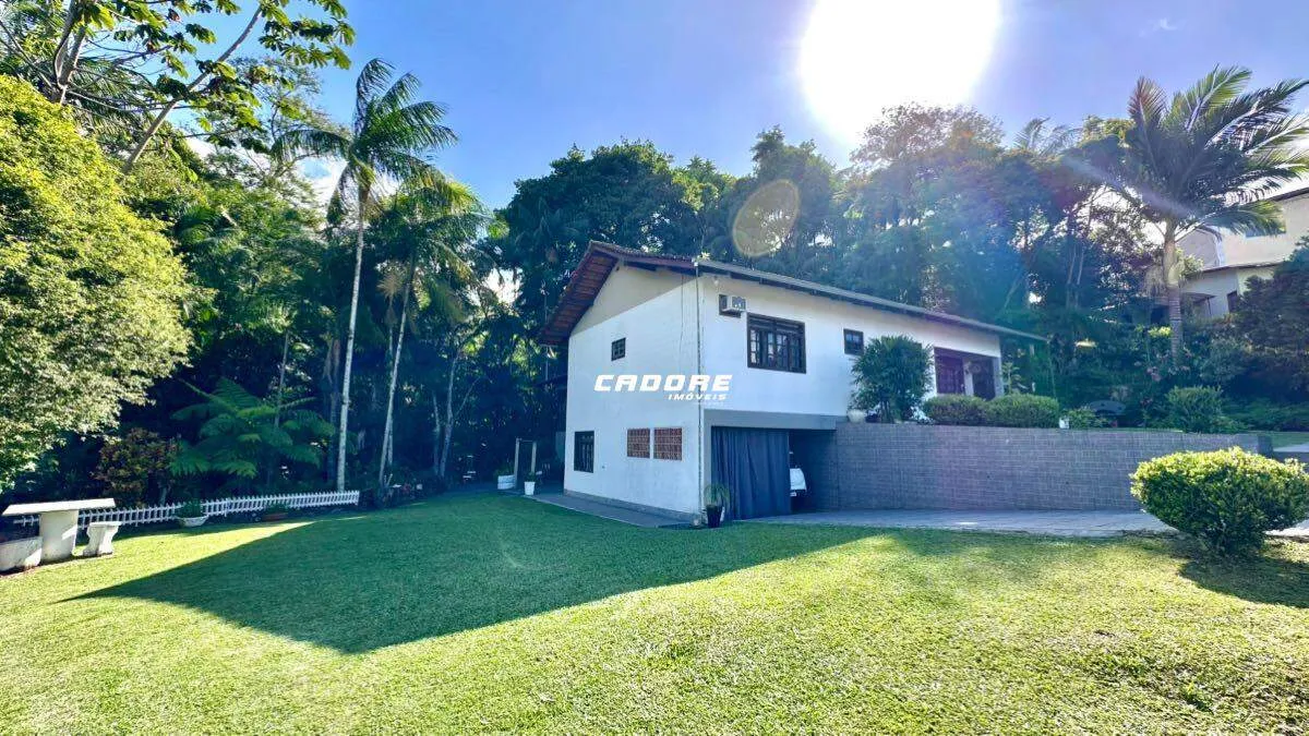 Linda casa com amplo pátio, lagoa e área de festas !! — foto 3
