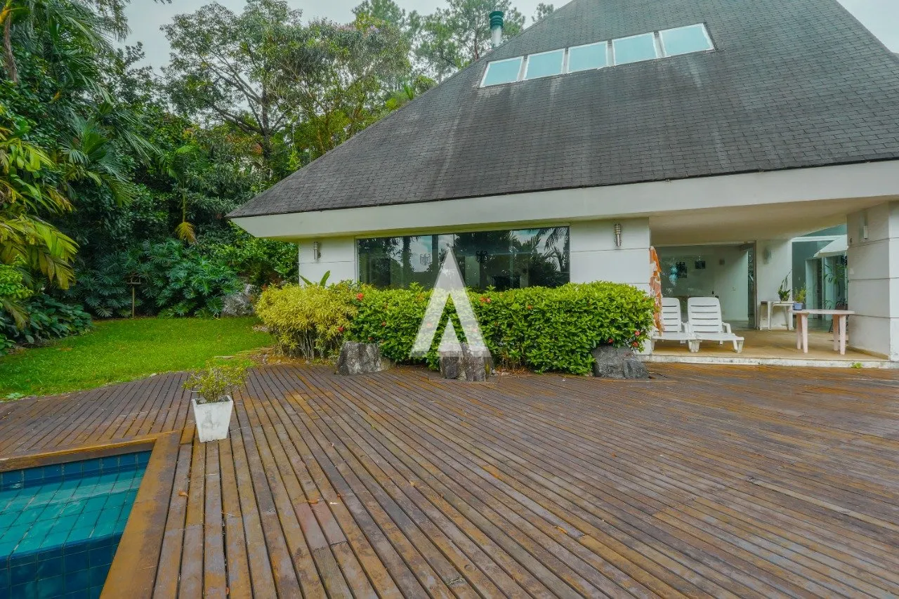 Casa com 3 suítes à venda no bairro América em Joinville-SC por R$3.800.000,00. — foto 2