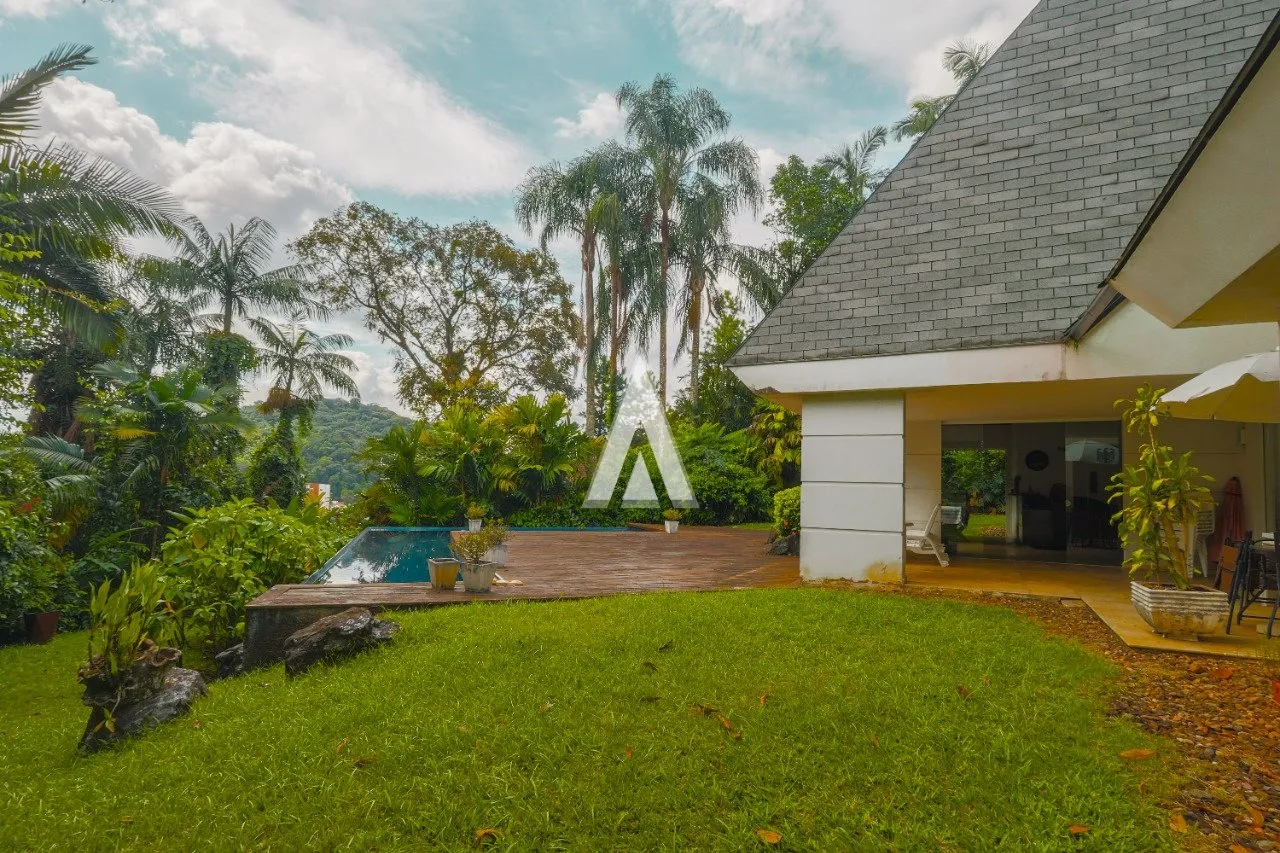 Casa com 3 suítes à venda no bairro América em Joinville-SC por R$3.800.000,00. — foto 3