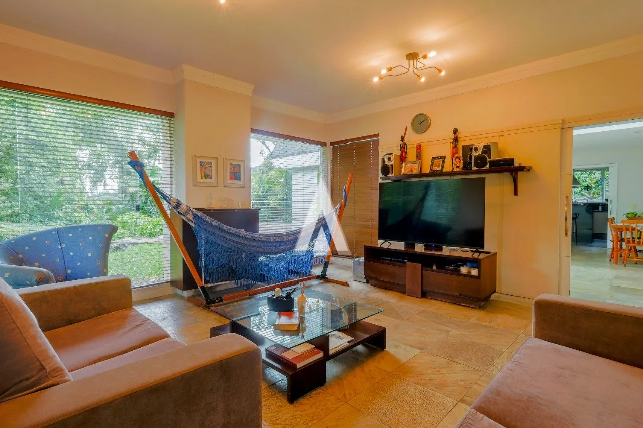 Casa com 3 suítes à venda no bairro América em Joinville-SC por R$3.800.000,00. — foto 5