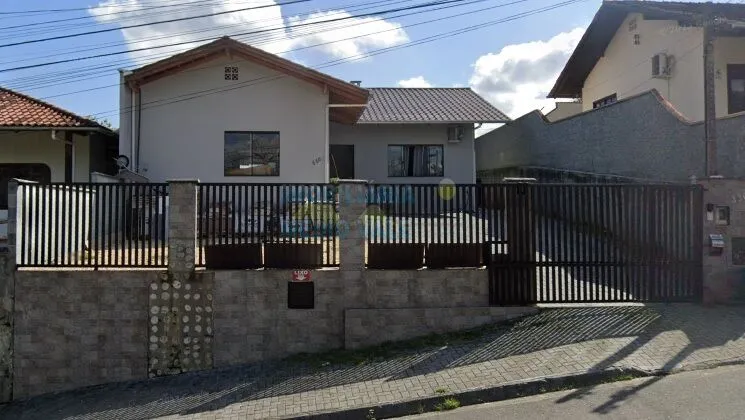 Casa - Venda - Bairro Tapajós em Indaial/SC - foto 1